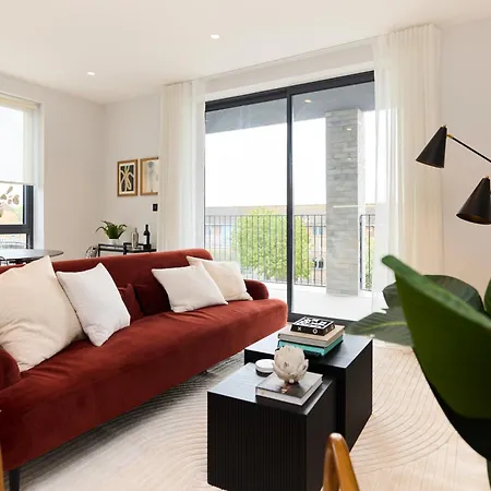 The Brondesbury Scenery - Bright 1bdr Flat With Balcony & Parking 런던