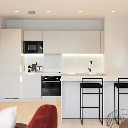 아파트 The Brondesbury Scenery - Bright 1bdr Flat With Balcony & Parking 런던