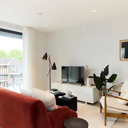 The Brondesbury Scenery - Bright 1bdr Flat With Balcony & Parking 런던