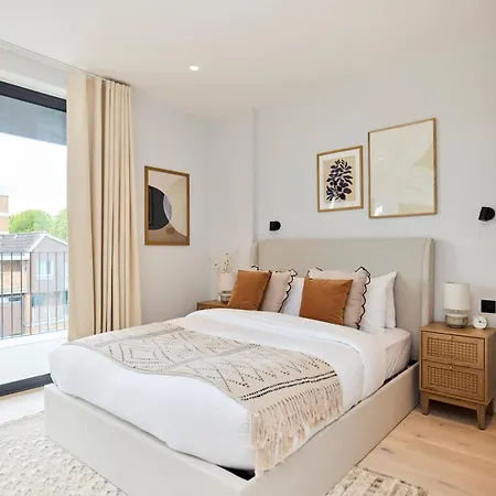 The Brondesbury Scenery - Bright 1bdr Flat With Balcony & Parking * 런던