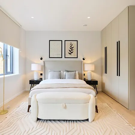 Apartment The Brondesbury Hideaway - Stylish 3bdr Flat With Balcony & Parking London