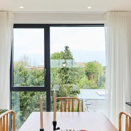 Apartment The Brondesbury Hideaway - Stylish 3bdr Flat With Balcony & Parking London
