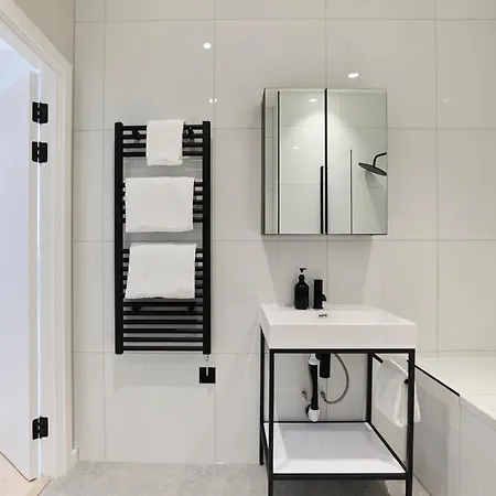 Apartment The Brondesbury Hideout - Breathtaking 1bdr Flat With Terrace & Parking