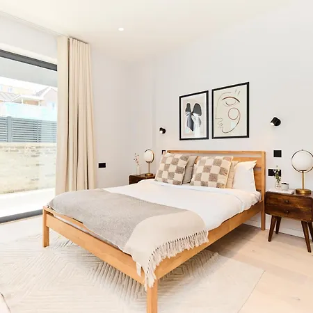 The Brondesbury Hideout - Breathtaking 1bdr Flat With Terrace & Parking Apartment London