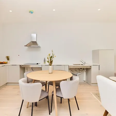 The Brondesbury Hideout - Breathtaking 1bdr Flat With Terrace & Parking *