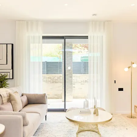 The Brondesbury Hideout - Breathtaking 1bdr Flat With Terrace & Parking Apartment London
