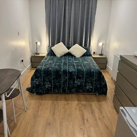 Apartment King Azim Court