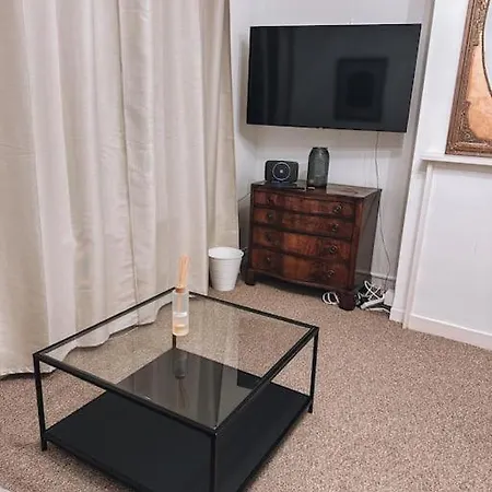 Modern Flat In Apartment