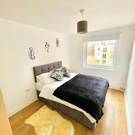 Starberry Court Apartment London