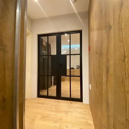 Little Wooden Hut Apartment London