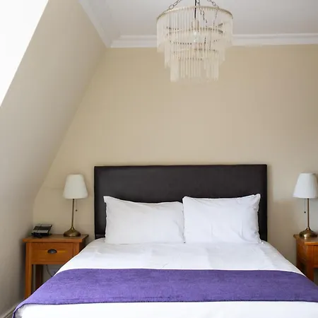 Gardens Hotel 3*