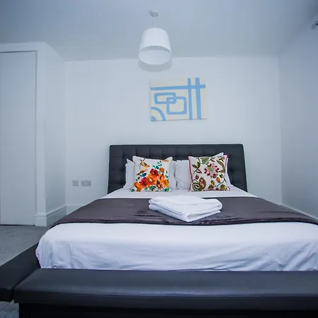 Prestige 2 Bed Balcony Apartment Abbey Wood
