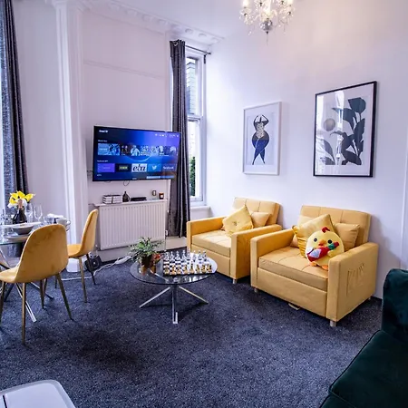 3 Bedroom On Oxford Street Gc4
