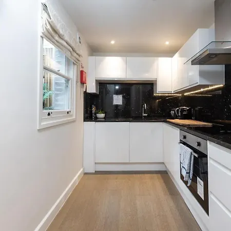 Renovu Premium Homes In Kensington Apartment