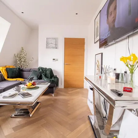 Marble Arch Penthouses With Skyline Views *