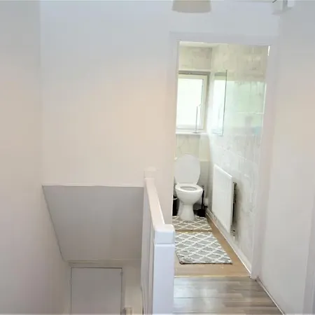Lovely 2 Bed Flat In S/e London Apartment Abbey Wood