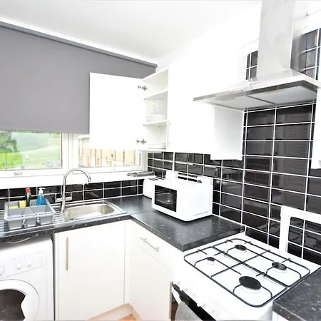 Lovely 2 Bed Flat In S/e London Apartment Abbey Wood
