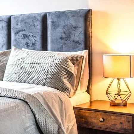 Luxury 2 Bedroom In Tower Hill Apartament Londyn