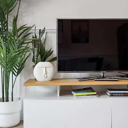 Apartment 3-bedroom Short Term & Flexible Renting Limehouse With Free Wifi & Free Parking