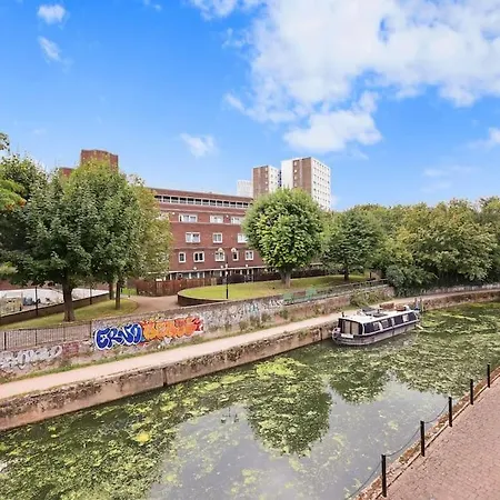 Apartment 3-bedroom Short Term & Flexible Renting Limehouse With Free Wifi & Free Parking London