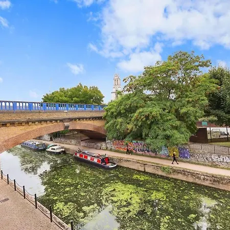 3-bedroom Short Term & Flexible Renting Limehouse With Free Wifi & Free Parking * London