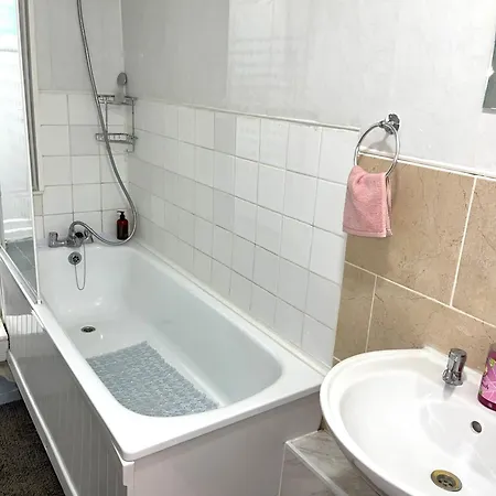 Apartment Penn Gardens Flat 1 - 2 - 3 & 4 Apartments