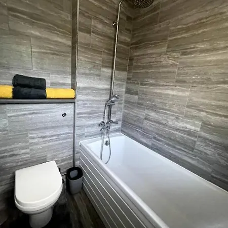 Spacious 2 Bedroom In Hoxton