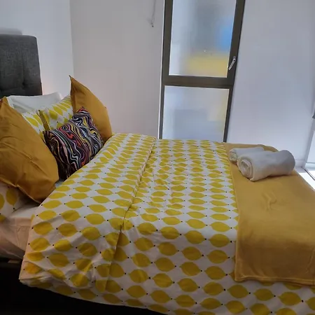 Street View Apartment *