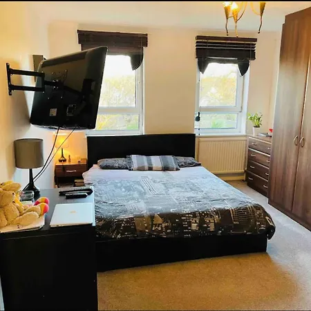 Beautiful One Bedroom Flat In London Apartment Woodford