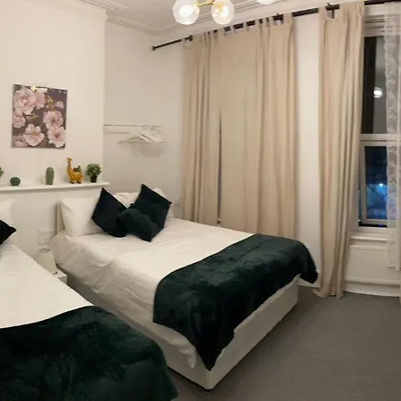 Homestay Russell Square Private *