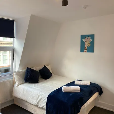 Russell Square Private * London