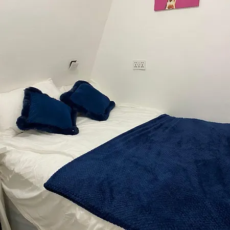 Russell Square Private Homestay *