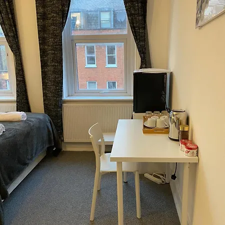 Homestay Russell Square Private
