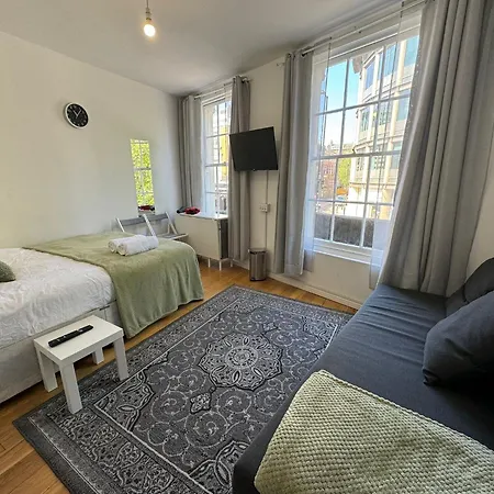 Kings Cross Private Homestay *