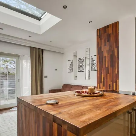 4 Bedroom House In Chiswick- Elegance & Serenity * London