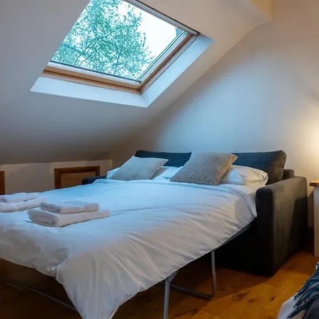 Chiswick 4 Bed Victorian Townhouse Minutes To Tube London