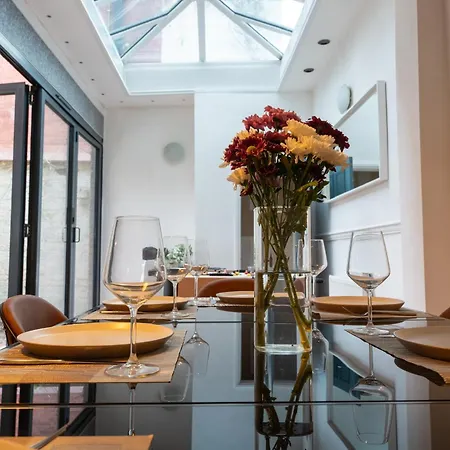 Chiswick 4 Bed Victorian Townhouse Minutes To Tube * London