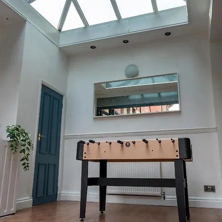 Chiswick 4 Bed Victorian Townhouse Minutes To Tube * London