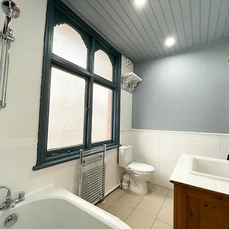Chiswick 4 Bed Victorian Townhouse Minutes To Tube Apartment