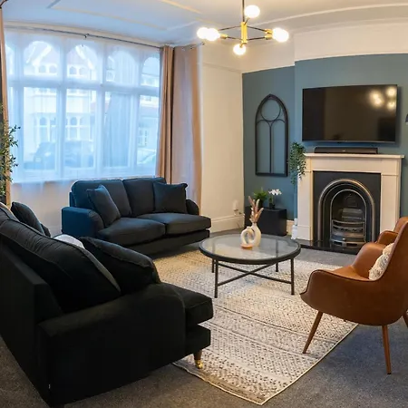 Chiswick 4 Bed Victorian Townhouse Minutes To Tube *