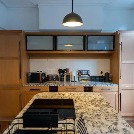 Chiswick 4 Bed Victorian Townhouse Minutes To Tube London