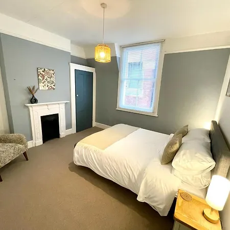 Chiswick 4 Bed Victorian Townhouse Minutes To Tube Apartment London