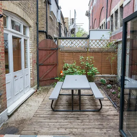Chiswick 4 Bed Victorian Townhouse Minutes To Tube London