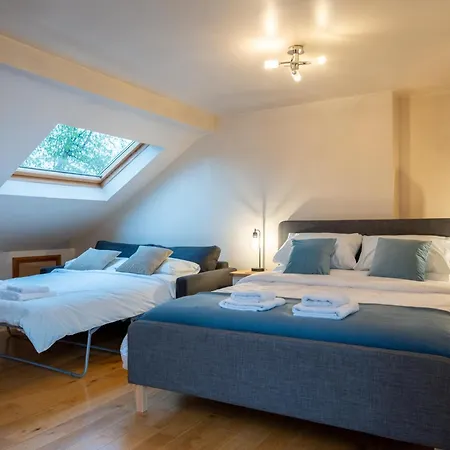 Chiswick 4 Bed Victorian Townhouse Minutes To Tube *