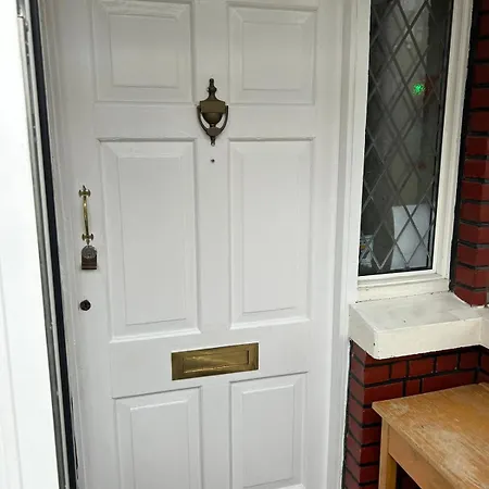 Guest house Ansell Road *