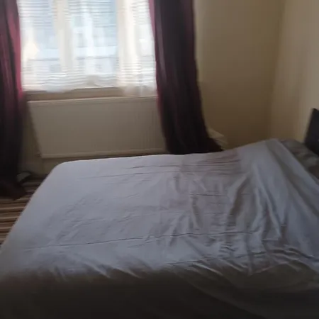 Guest house Ansell Road London