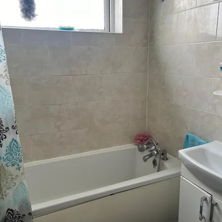 For Rent In Brixton Homestay *