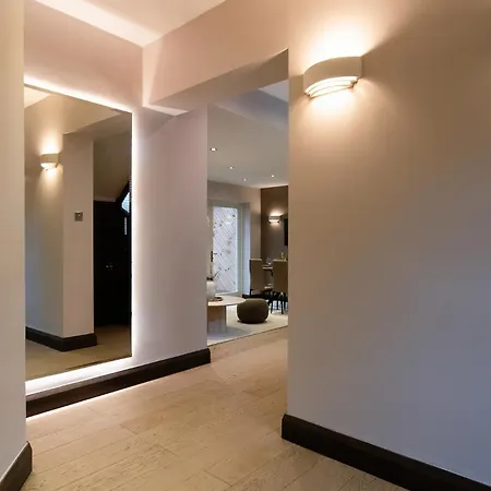 2bed House With Private Garden *