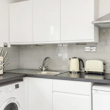 The Paddington Apartment *