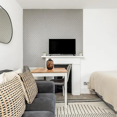 The Paddington Apartment *